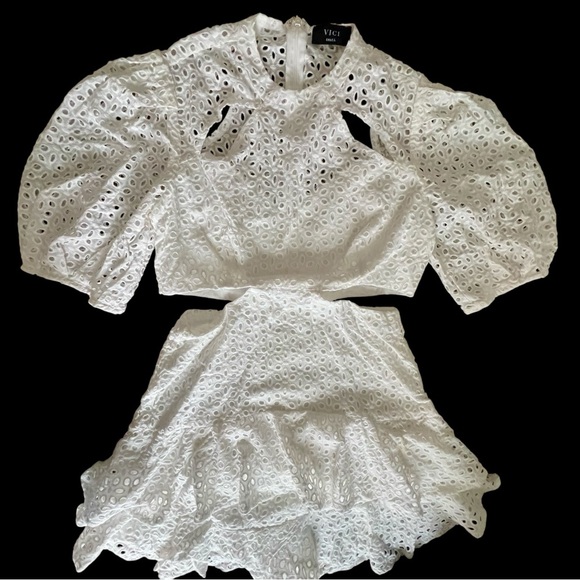 Vici Dresses & Skirts - Vici White Ruffled Tiered Dress size small